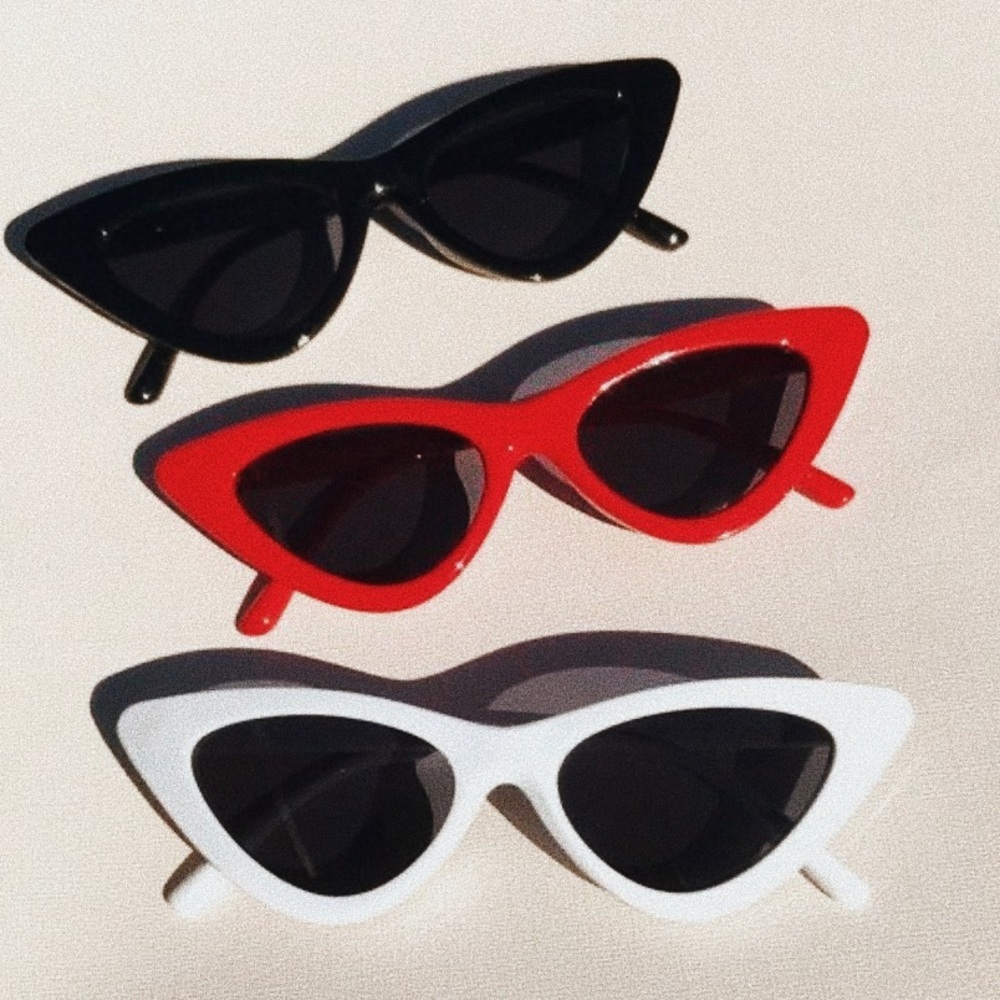 $10 or FREE w/purchase! CAT EYE SUNGLASSES | FLAMING RED ♡ - Picture 3 of 5